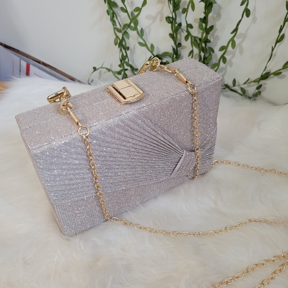 Clutch purse